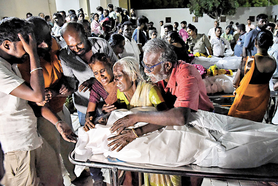 ●印度一場競選集會發生嚴重人踩人慘劇。 法新社