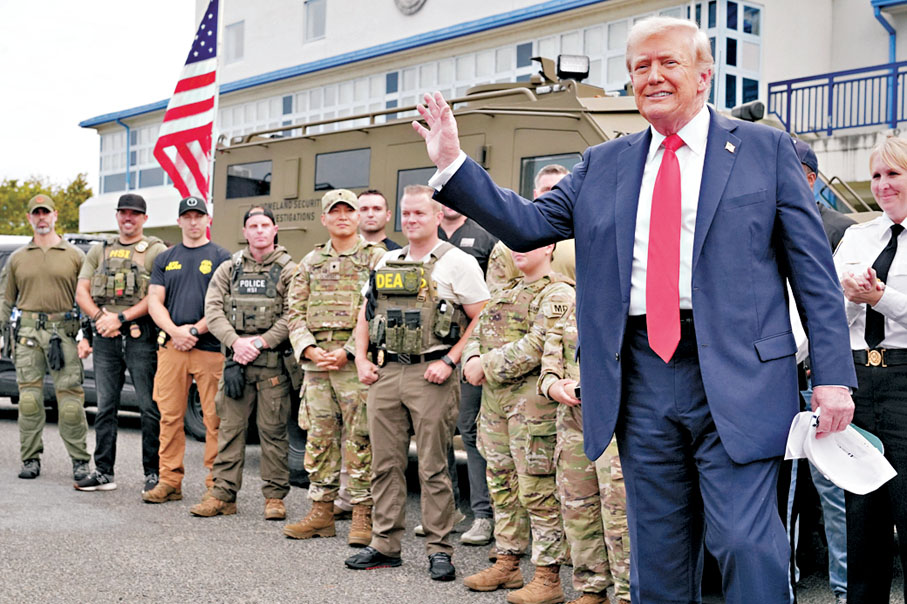 ●特朗普早前與國民警衛隊會面。資料圖片