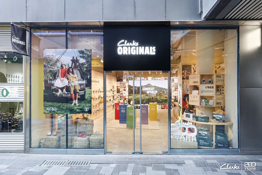 ●三里屯店呈現Clarks Originals品牌的精湛工藝，包括網格設計語言、原始工業元素等，讓消費者親身感受復古和摩登。