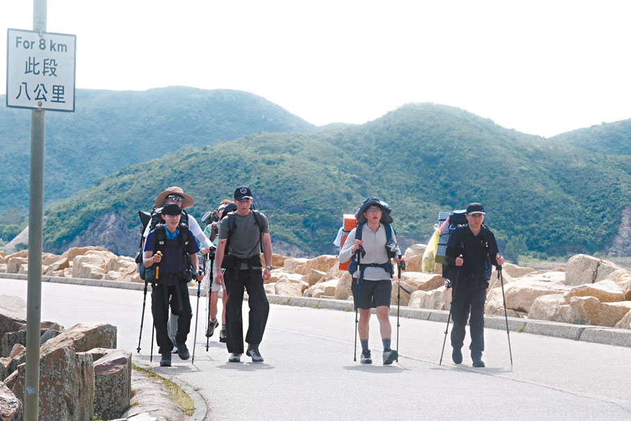 ●香港文匯報記者前往西貢東壩直擊，發現處處吸引不少旅客前來遠足。香港文匯報記者涂穴  攝