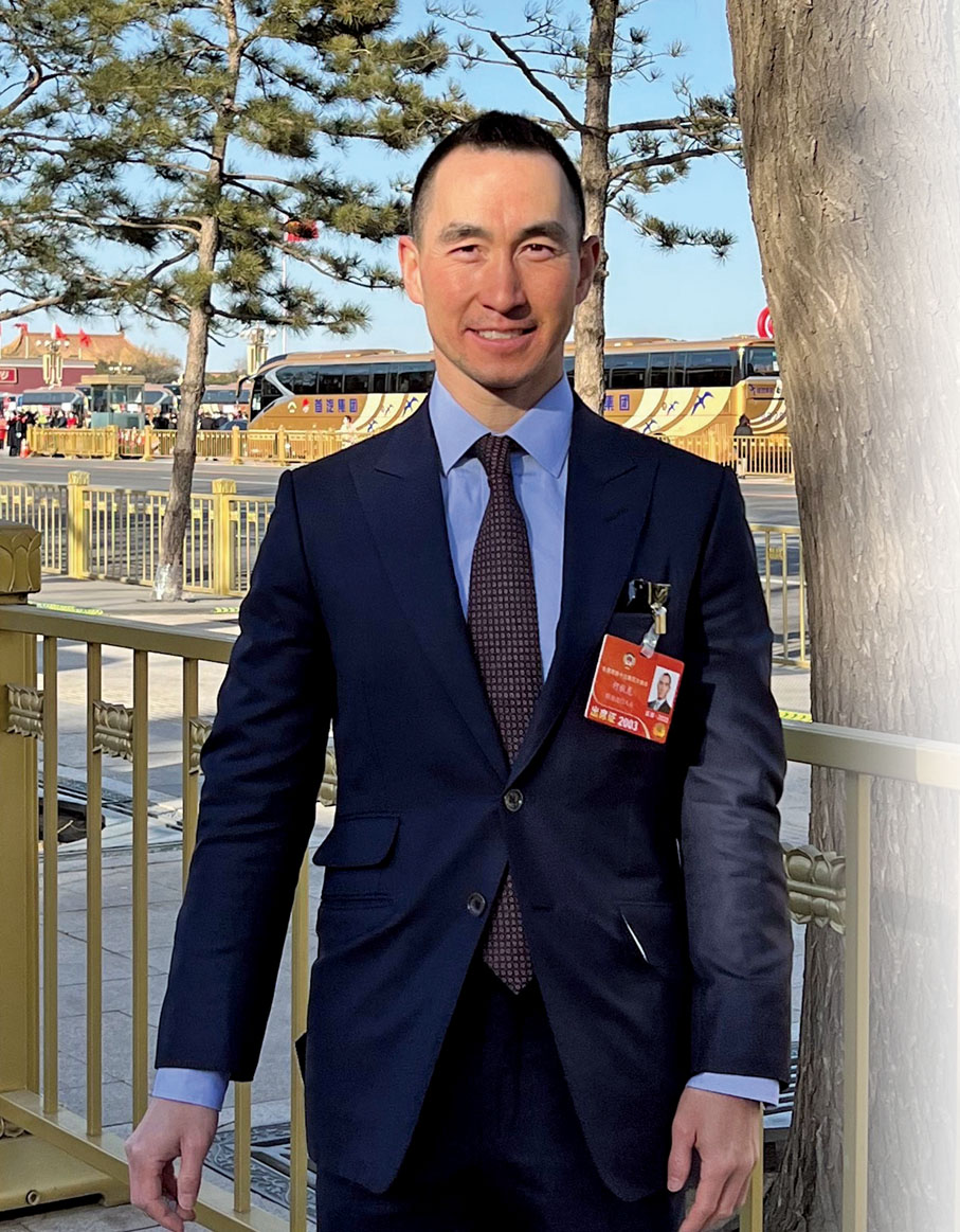 ●澳區全國政協委員、澳門新濠博亞娛樂有限公司主席兼行政總裁何猷龍