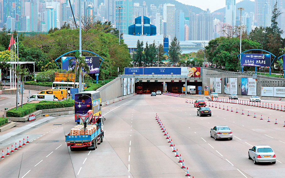 ●申訴專員公署公布就運輸署更改西區海底隧道收費點位置欠透明度的全面調查報告。