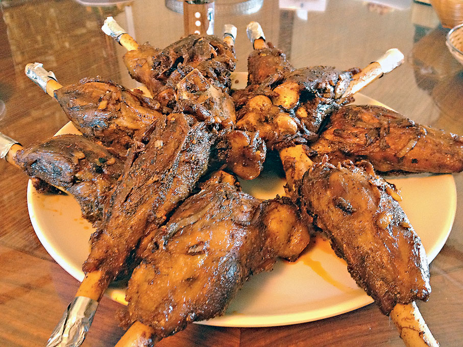 ●大莊緣農家樂的絲路地標美食「黃金羊拐」