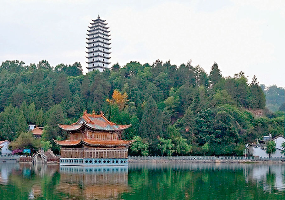 ●鄧子龍在雲南保山易羅池修建的湖心亭至今仍在。 網上圖片