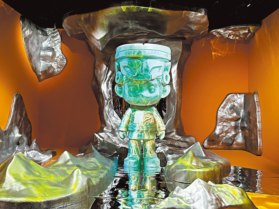 ●「周同學」化身「玉神人」。  香港文匯報記者孔雯瓊  攝