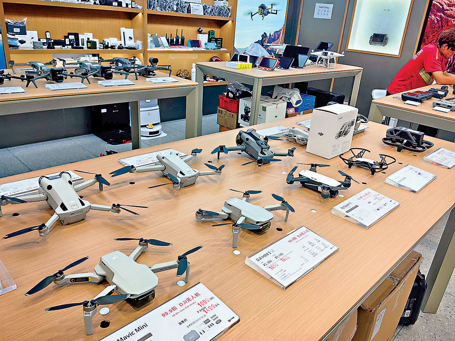 ●深圳華強北樂易收門店內擺放着各式可供租賃的無人機產品。
