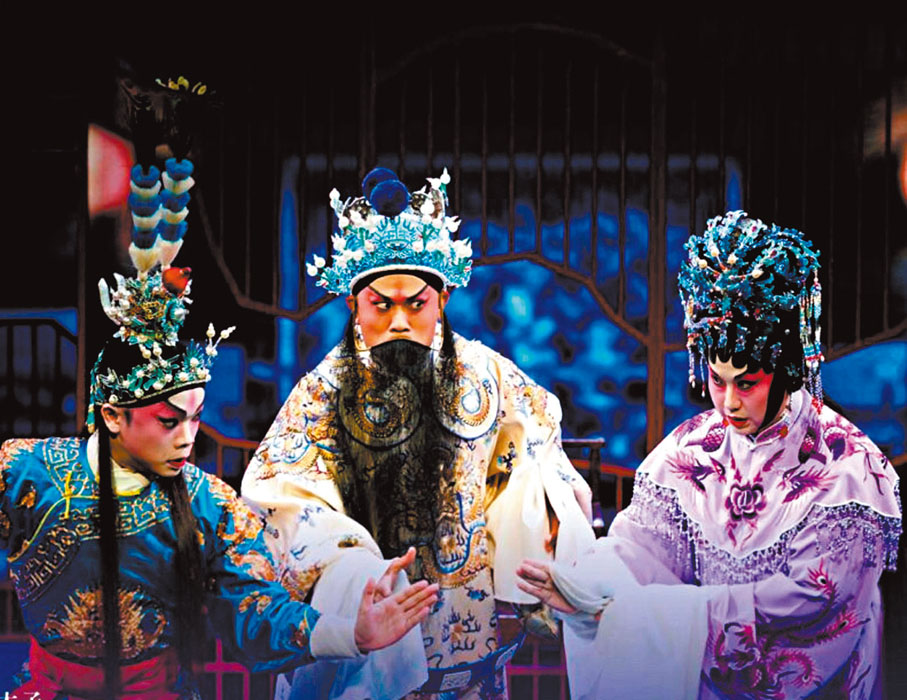 ●（右起）黃寶萱、黎耀威、吳立熙在《奉天承運》中演繹宮鬥。