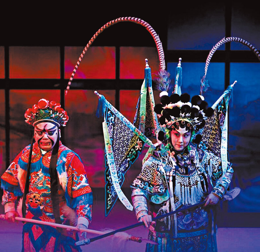 ●沈柏銓（左）在《文廣探谷》中演楊洪一角。