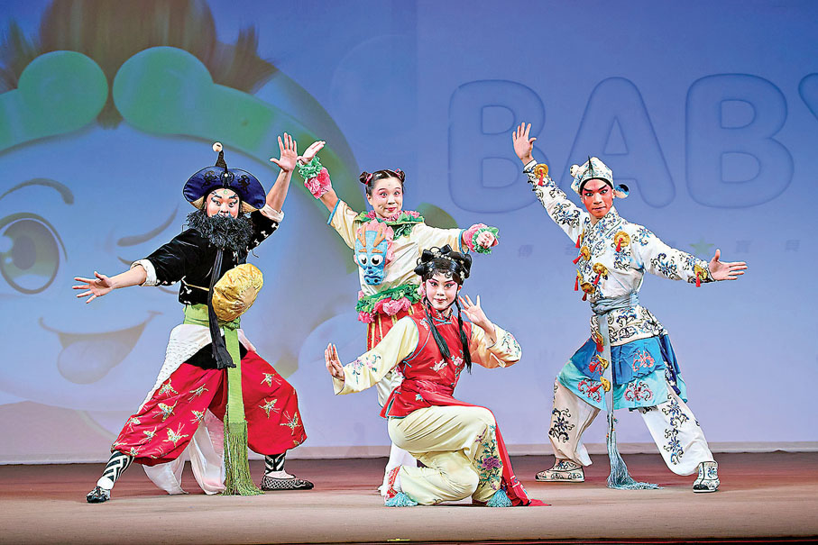 ●小傳奇劇場演出《Baby英雄》精彩片段。