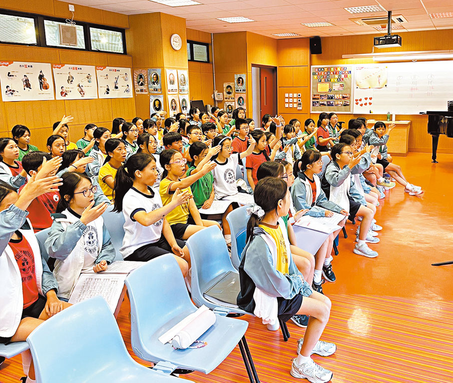 ●團員排練參賽曲目。 學校供圖