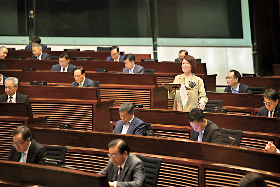●李慧琼表示，希望議員團結協力推進施政報告提出的施政措施。 香港文匯報記者萬霜靈  攝