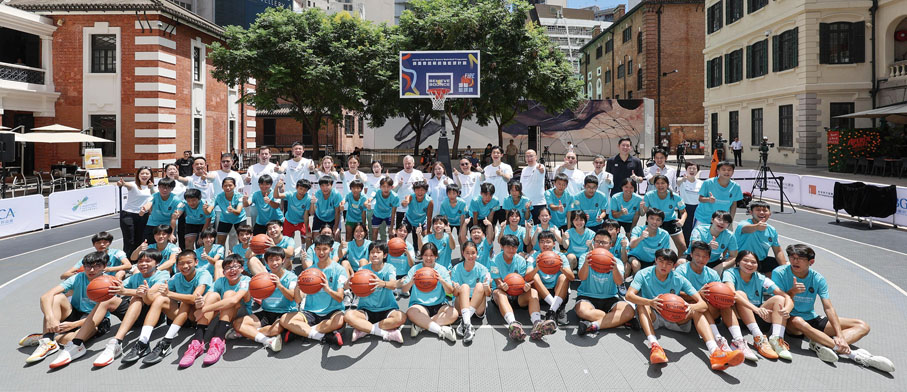 ●「賽馬會越戰越強籃球計劃」旨在降低參與籃球運動的門檻，令人人可「入樽」，促進個人成長。
