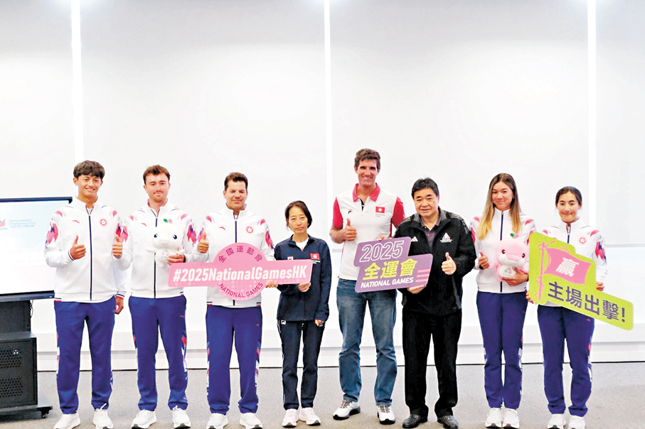 ●港隊總教練Harris（左三）冀隊員能為香港帆船隊帶來首面全運獎牌。