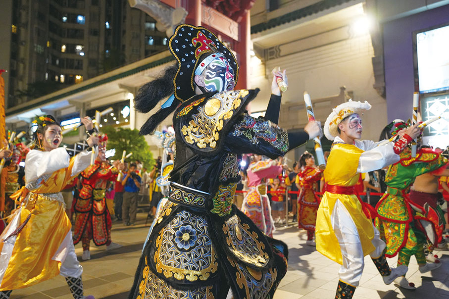 ●巡遊隊伍今年邀請英歌舞隊來港表演。