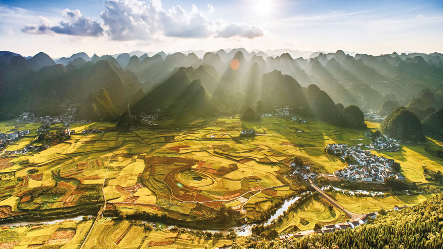 ●「世界地質公園」、國家5A級旅遊景區——萬峰林。黔西南州委宣傳部供圖