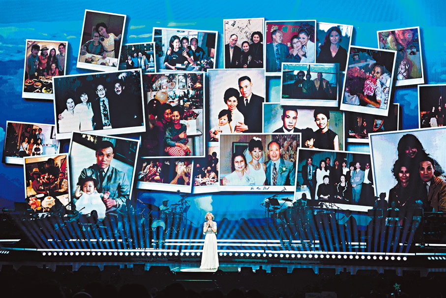 ●葉蒨文向父母致敬。  主辦方供圖