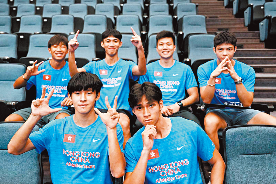 ●香港4×100米接力隊派出（上排左起）陳一樂、鍾梓聖、李康傑、郭俊廷，以及（下排左起）吳君浩和葉景維。