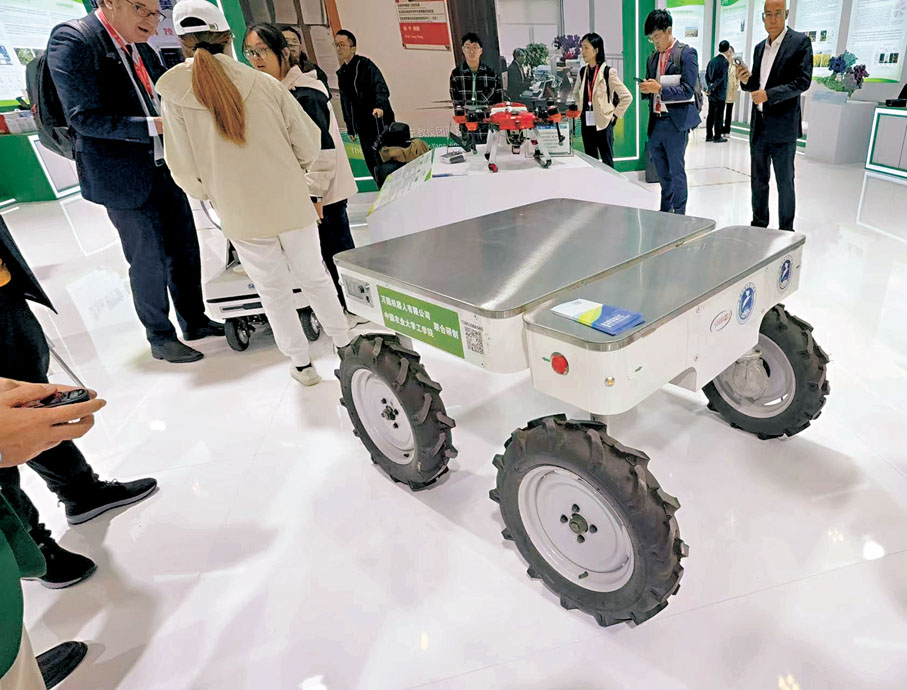 ●可用於溫室搬運等場景的的多功能底盤。