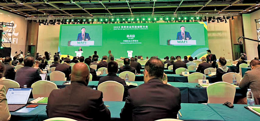 ●中國農業大學校長、中國工程院院士孫其信介紹，神農大模型3.0整合了海量農業數據與前沿技術，能為複雜的農業系統提供智能決策支持。