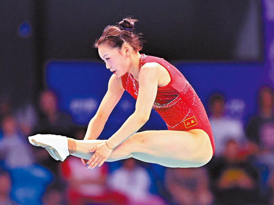 ●10月12日，山西隊選手胡譯乘在比賽中。最終，她獲得冠軍。新華社