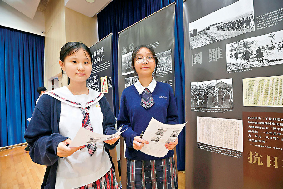 ●中二學生許羅瑾（左）、中五學生何琳（右）  香港文匯報記者郭木又  攝