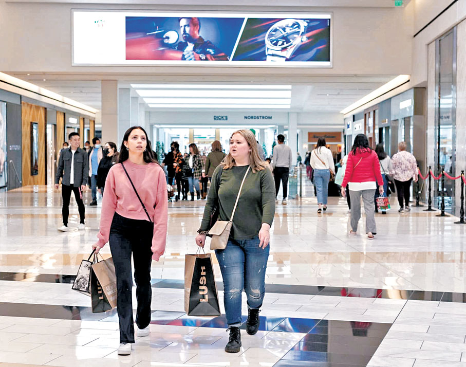 ●美國18歲至24歲年輕人今年初的消費大幅下降。資料圖片