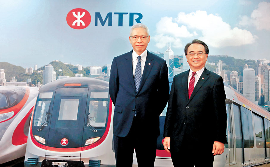 ●金澤培（右）將於明年1月1日起接替歐陽伯權（左）出任港鐵董事局主席。 資料圖片