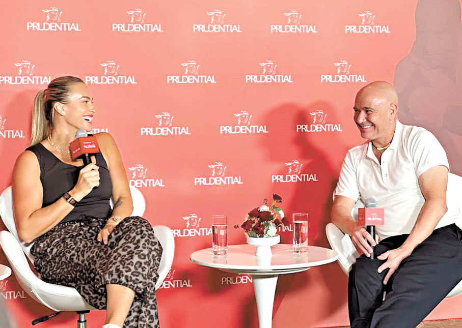 ●薩巴倫卡（左）和阿加斯在活動中分享成功之道。  香港文匯報記者郭正謙 攝