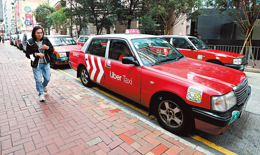 ●立法會昨日通過《2025年道路交通（修訂）（網約車服務）條例草案》，為網約車服務引入規管制度。 資料圖片