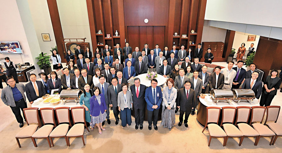 ●7月30日，政務司司長陳國基等官員出席立法會舉行的前廳交流會。 資料圖片