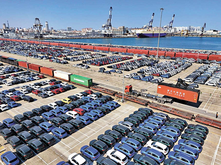 ●首三季中國進出口總值33.61萬億元人民幣，同比增長4%，其中出口增長7.1%。 資料圖片