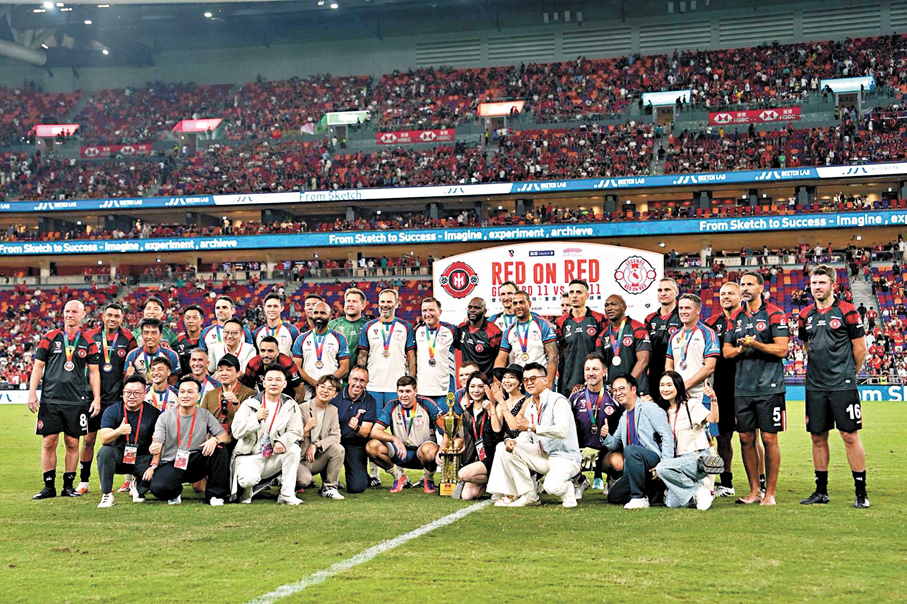 ●兩隊球員賽後合照。