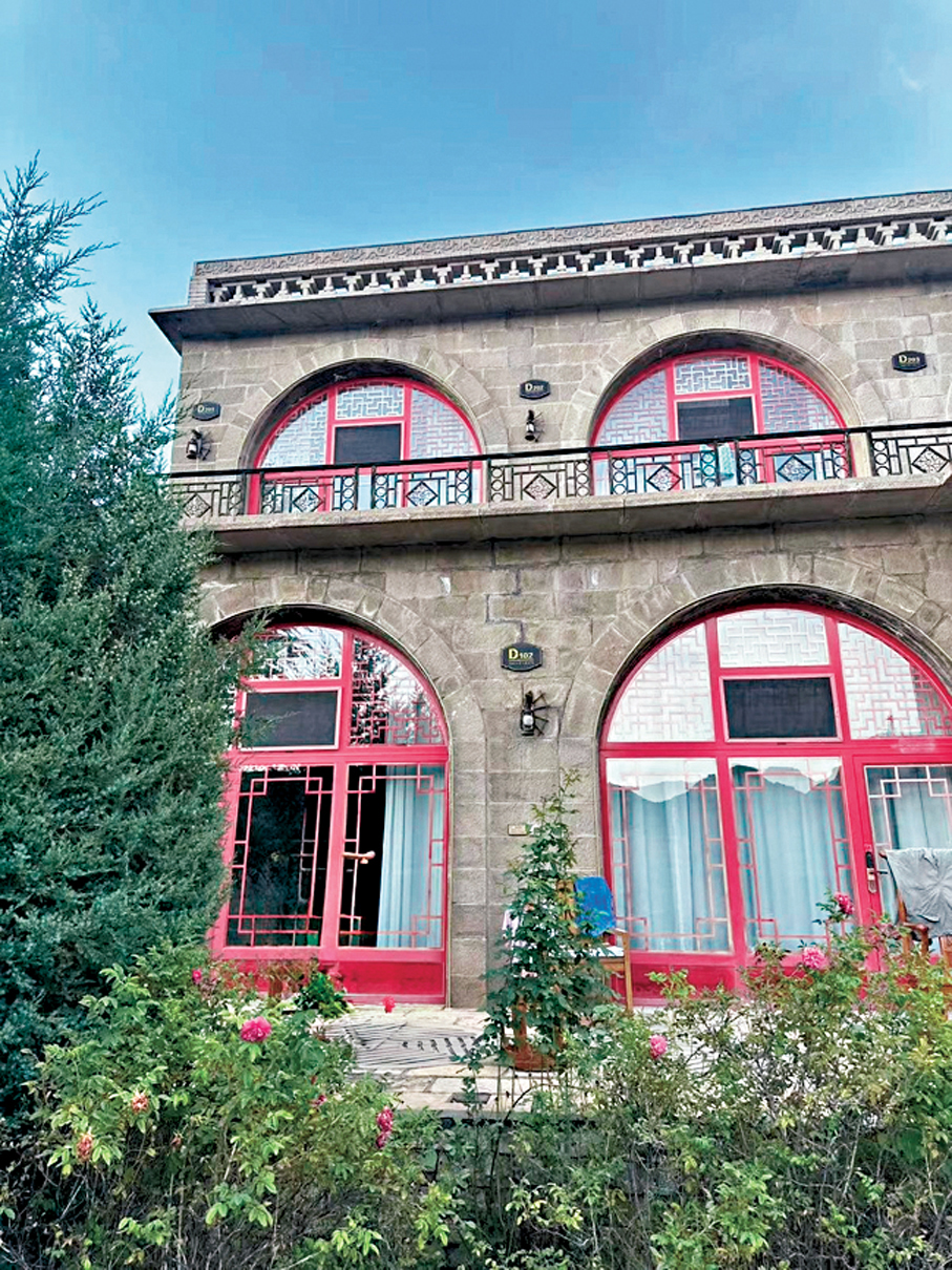 ●河景窯洞民宿環境清幽。