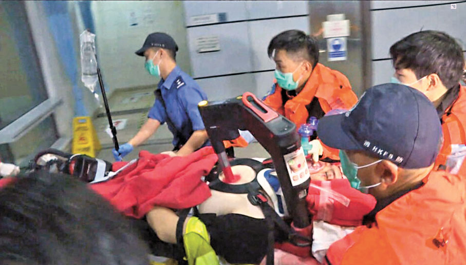 ●巡邏車司機昏迷送院經搶救證實死亡。電視截圖