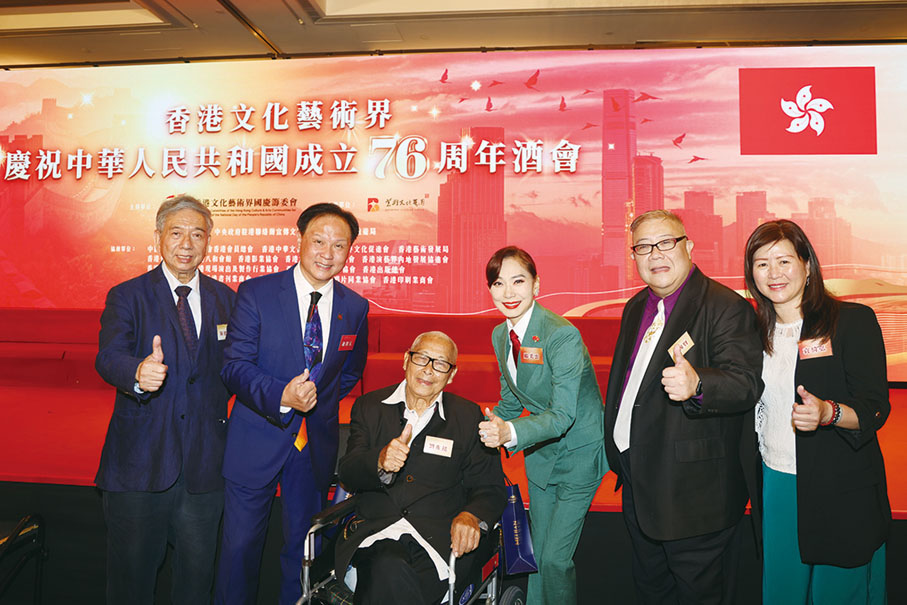 ●左起：陳健彬、龍貫天、劉兆銘、鄺美雲、劉錫賢、袁綺弘。