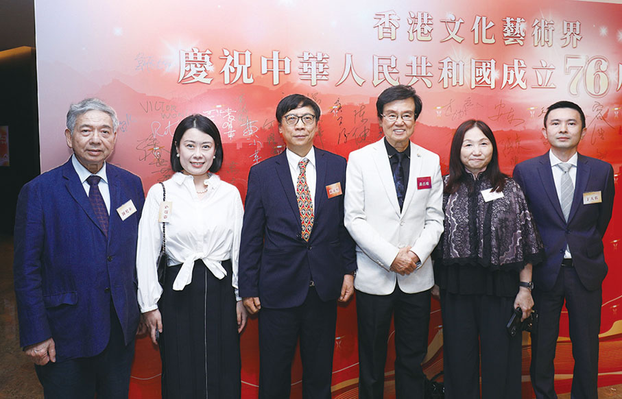 ●左起：陳健彬、蔡嘉苓、區永熙、黃百鳴、歐楚筠、丁天佑。