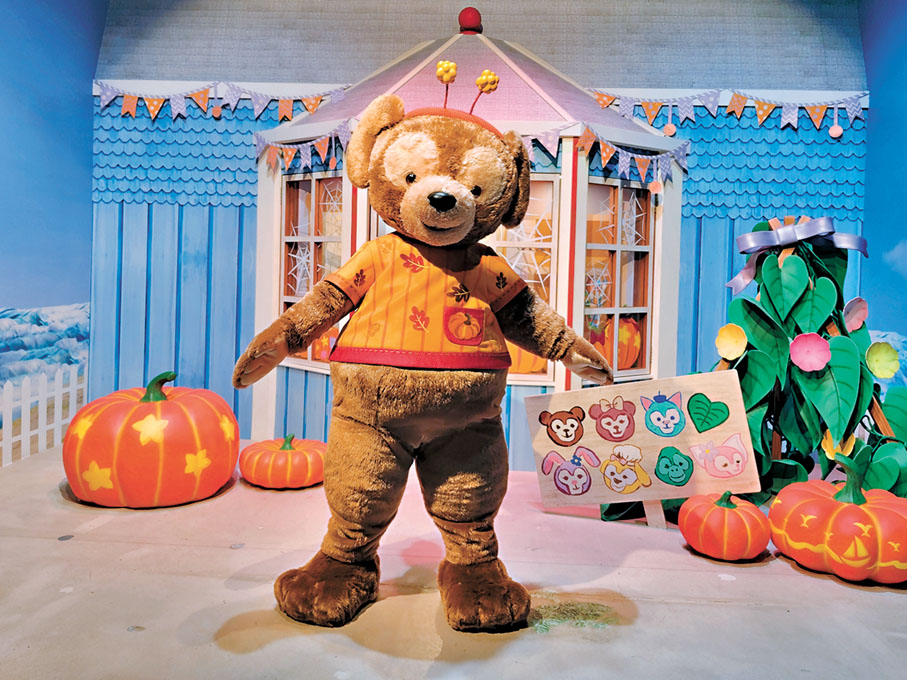 ●Duffy換上趣怪的萬聖新裝。