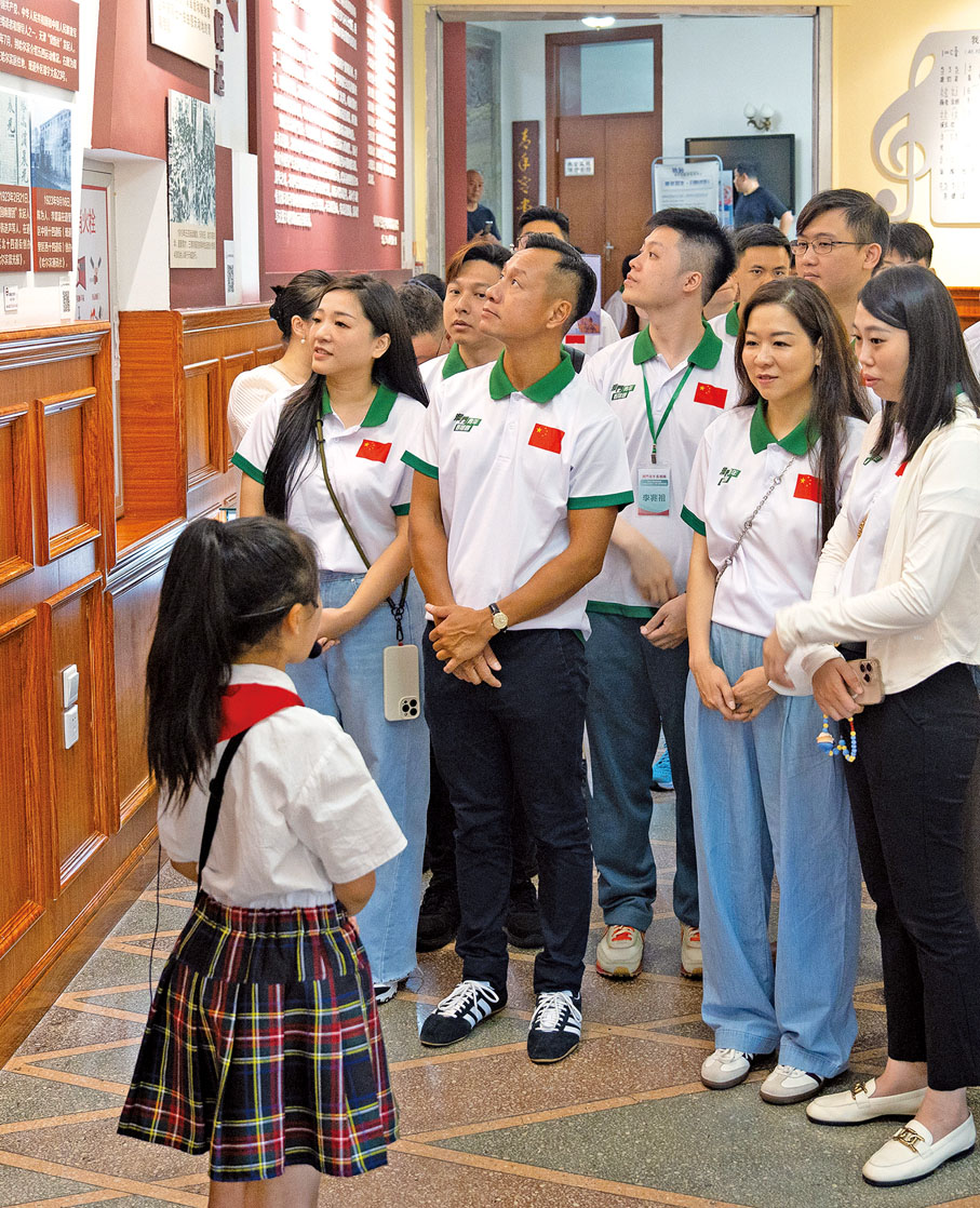 ●團員參觀哈爾濱青年運動史紀念館。（澳門教青局圖片）