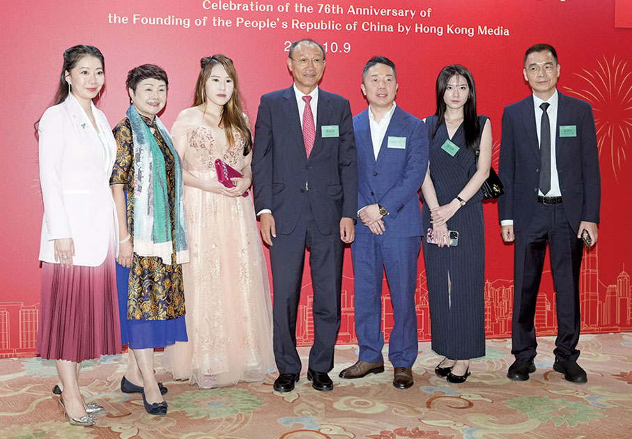 ●全國人大代表、全國政協委員、立法會議員等知名人士出席。