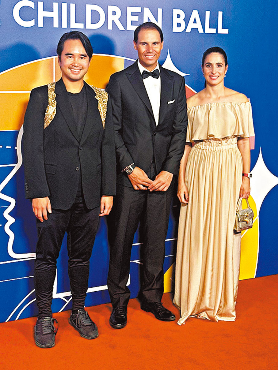 ●左起：鄭志剛、拿度和拿度太太合影。 香港文匯報記者子棠 攝