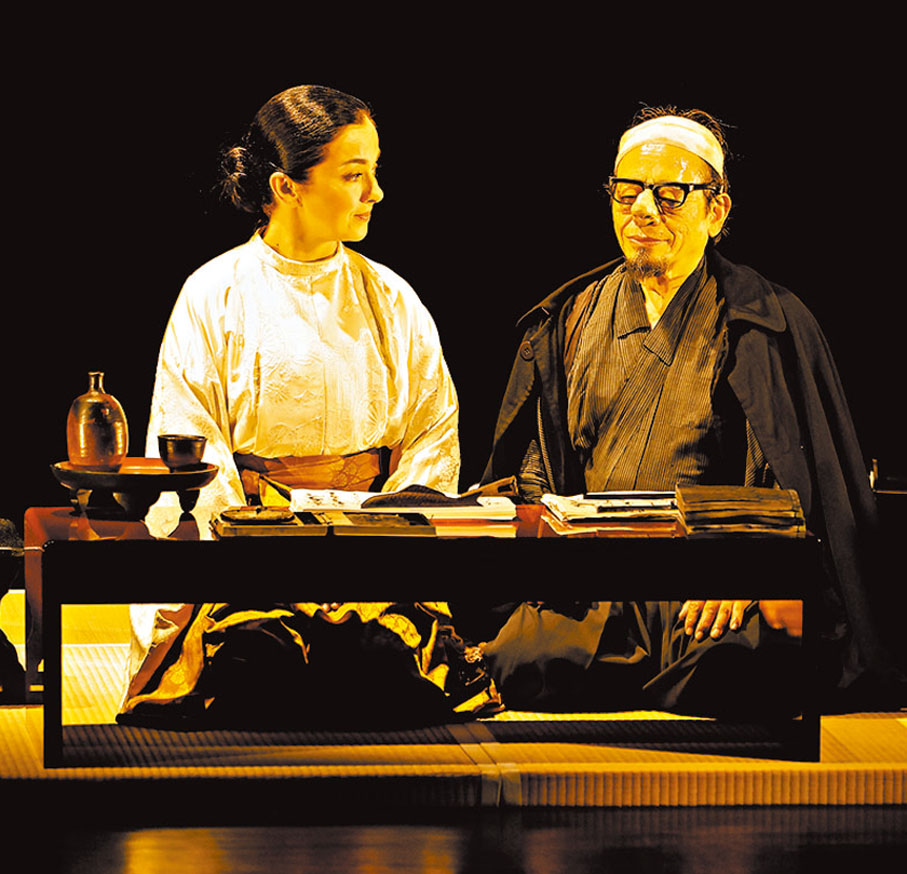 ●飾演女主角羅珊妮的俄羅斯演員娜娜·塔季什維利與飾演西哈諾的日本演員竹森陽一。    受訪者供圖