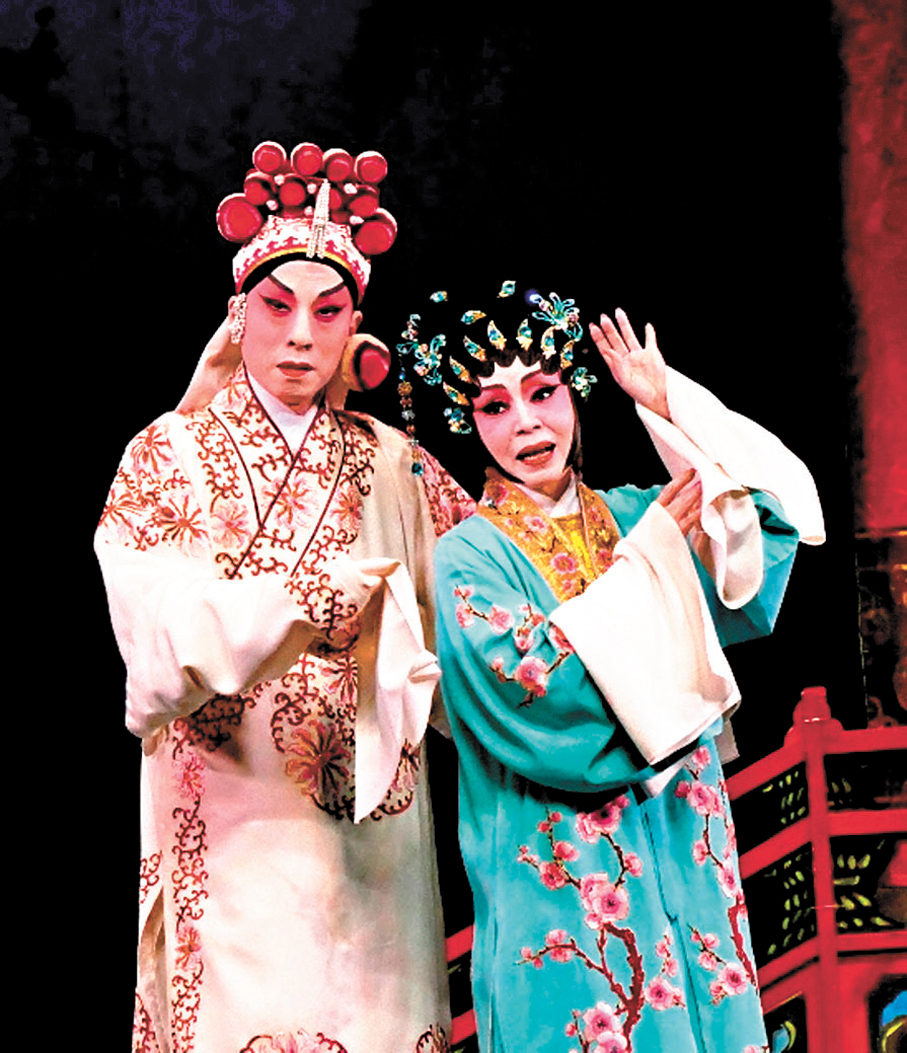 ●舞台上時常合作的李龍和王超群。