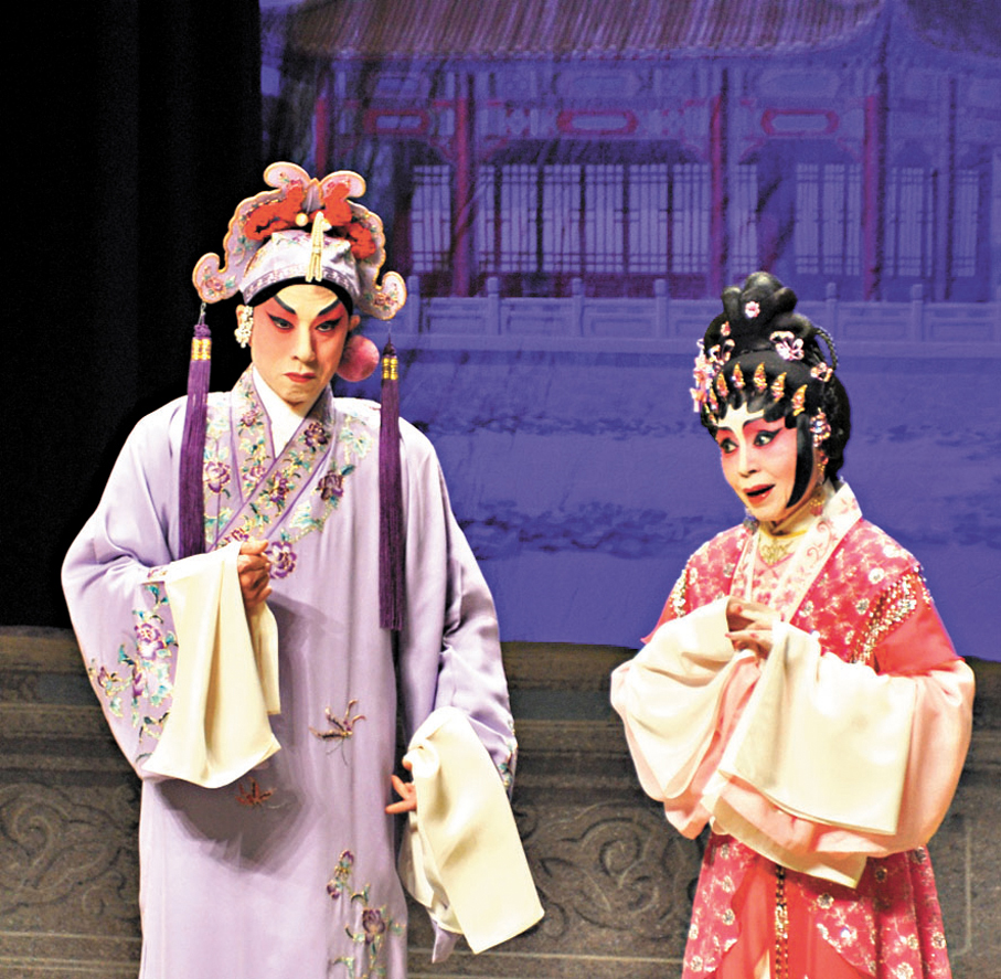 ●舞台上時常合作的李龍和王超群。