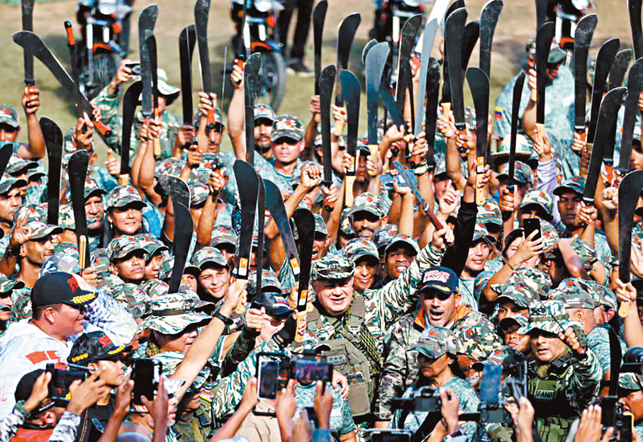 ●委內瑞拉面對美軍威脅，加緊進行軍事演習。 資料圖片