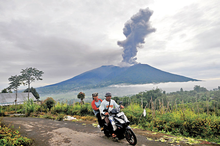 ●圖為印尼馬拉皮火山爆發。 資料圖片
