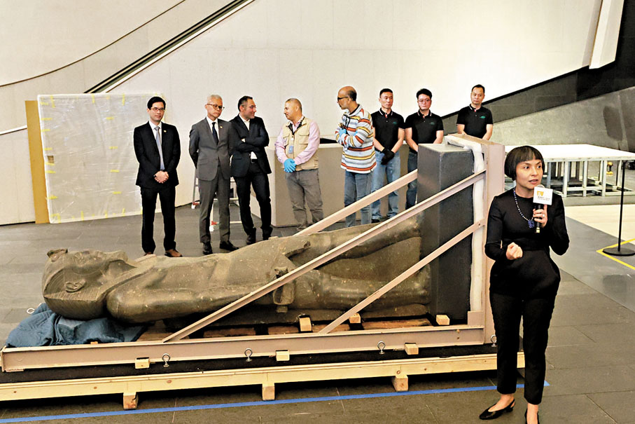 ●圖為高2.4米的法老麥倫普塔邁步像。香港文匯報記者北山彥  攝