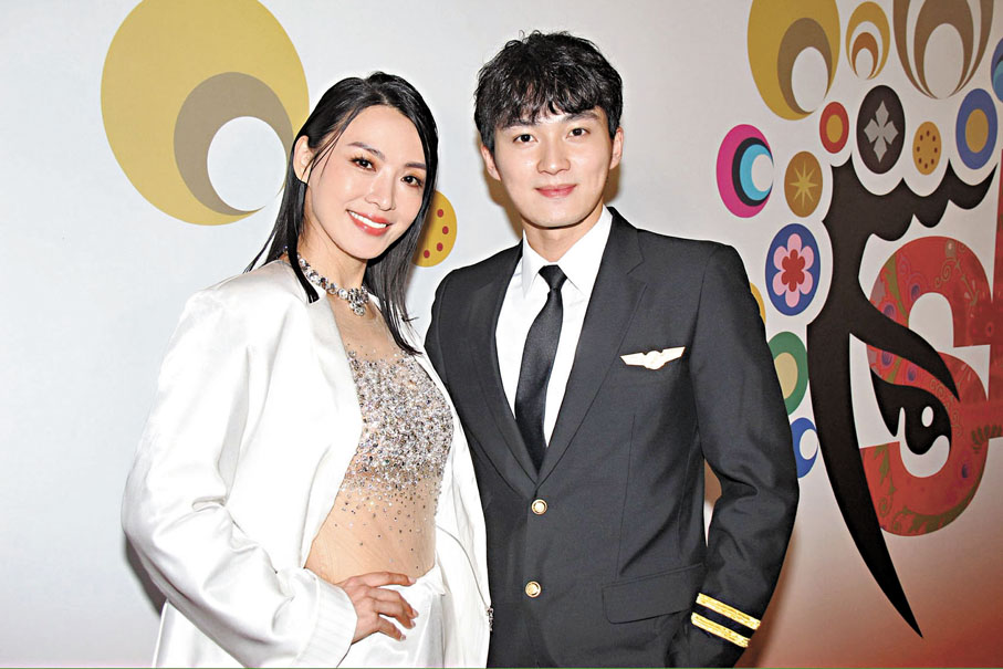 ●陳煒與周嘉洛合作《正義女神Themis》。香港文匯報記者達里  攝