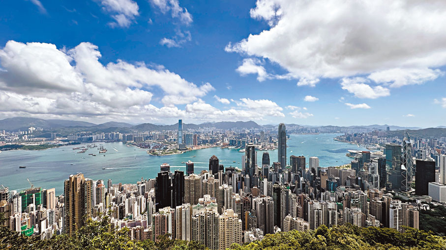 ●內地經濟學家分析，規劃建議明確港澳的功能化、差異化「經濟戰略錨點」。香港被賦予鞏固提升「國際金融、航運、貿易中心」的任務。 資料圖片