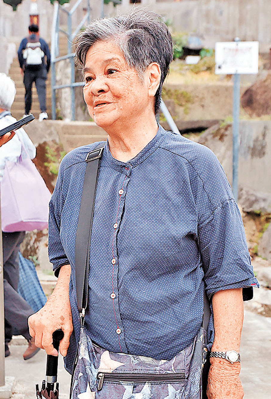 馮女士：只有為父母上香，沒有購買其他祭品。她希望這份對先人的敬意能夠延續下去。