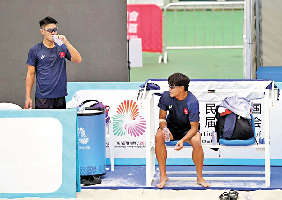 ●謝黃配日前到維園球場進行場地適應。